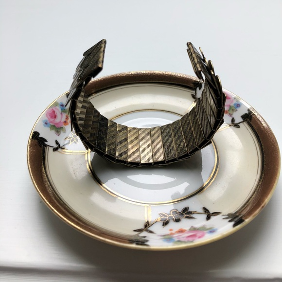 Jewelmint Gold Bronze Layered Cuff Bracelet - Picture 4 of 4